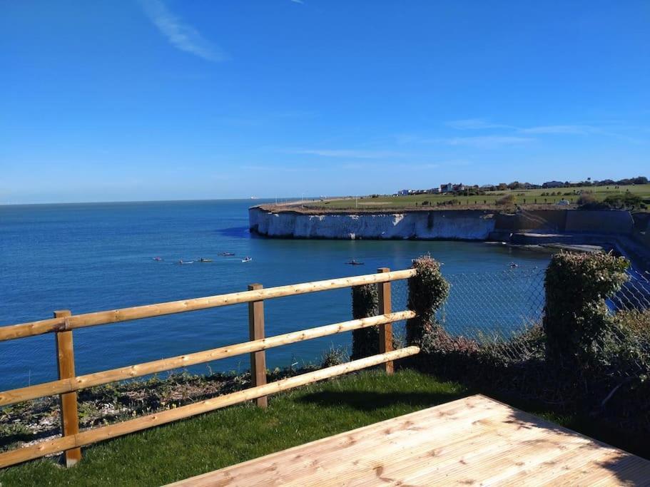 Spring Tide Cliff Top Glamping Pod With Direct Sea Views Birchington-on-Sea Esterno foto