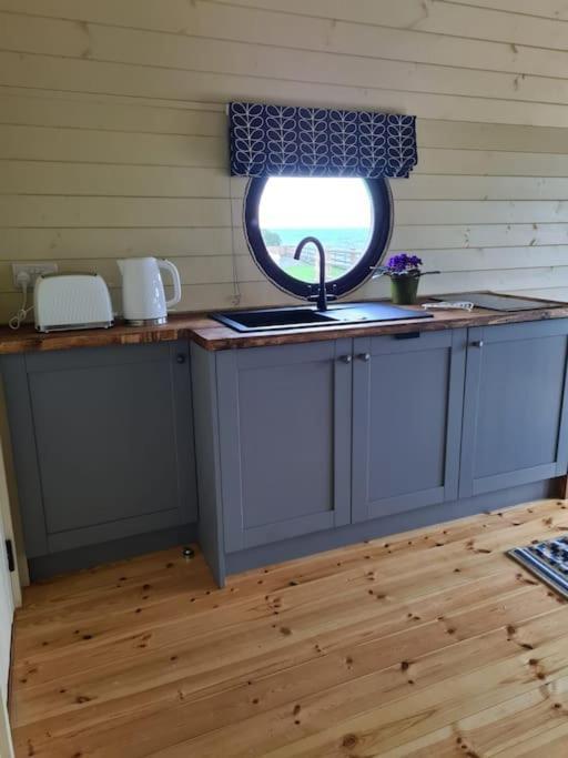 Spring Tide Cliff Top Glamping Pod With Direct Sea Views Birchington-on-Sea Esterno foto